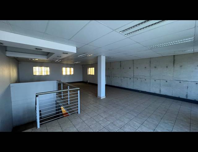 680M² WAREHOUSE TO LET IN LINBRO PARK
